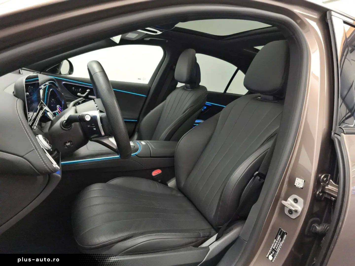 MERCEDES-BENZ E 220 d AMG Prem Plus Pano Distr SuperScreen