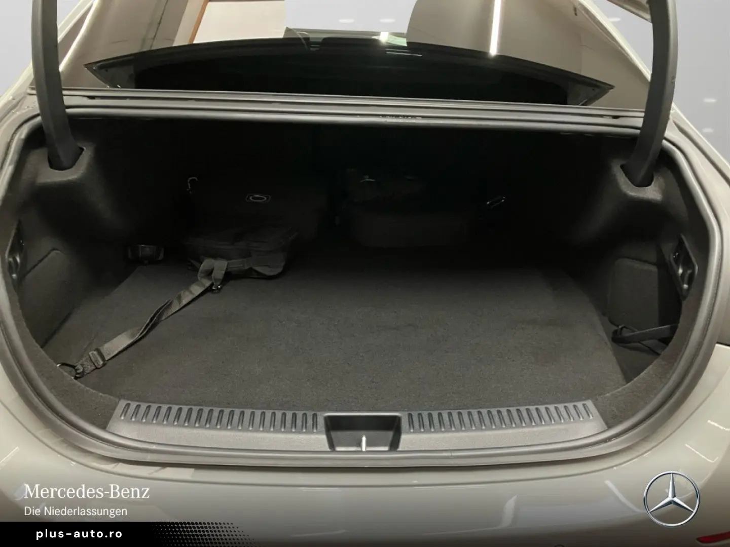 MERCEDES-BENZ E 53 AMG 4M  PANO 21  AHK Dyn  NIGHT Bur4D