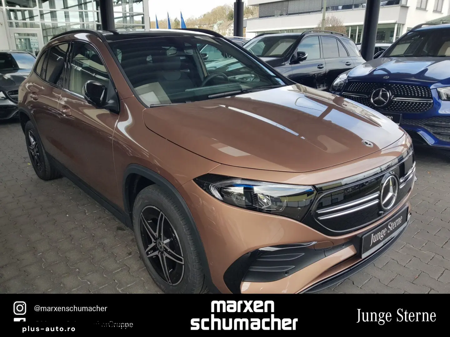 MERCEDES-BENZ EQA 250 AMG Line Pano 360  MBUX LED AHK  Night