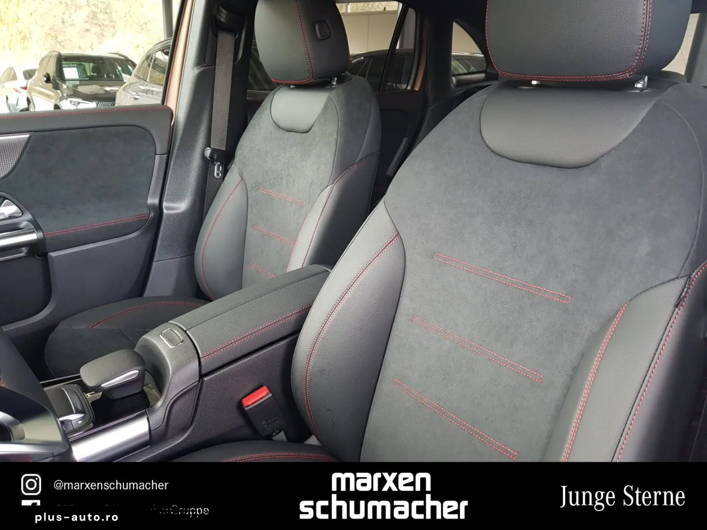 MERCEDES-BENZ EQA 250 AMG Line Pano 360  MBUX LED AHK  Night