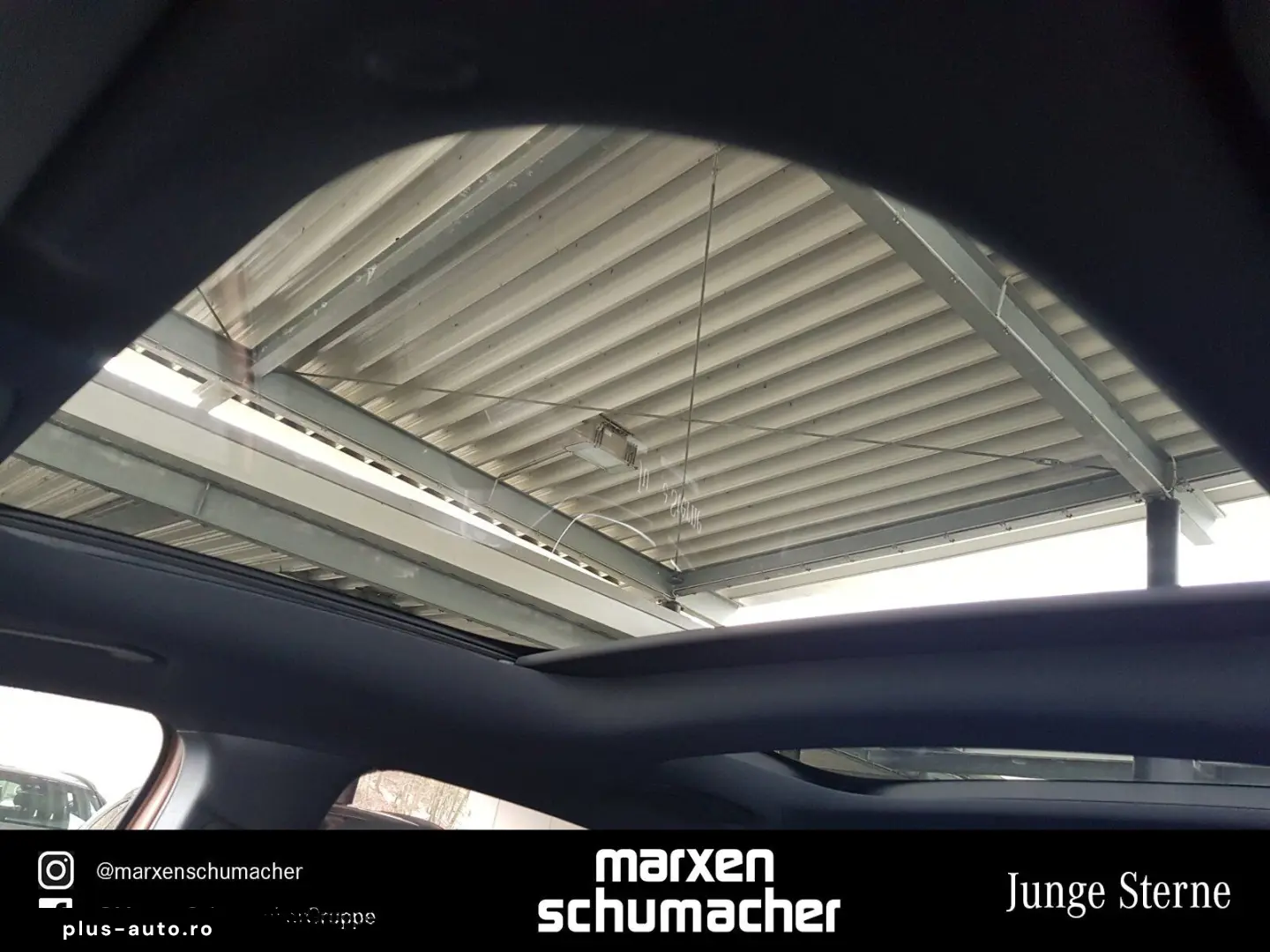 MERCEDES-BENZ EQA 250 AMG Line Pano 360  MBUX LED AHK  Night