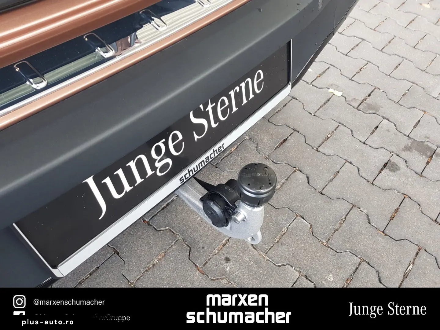 MERCEDES-BENZ EQA 250 AMG Line Pano 360  MBUX LED AHK  Night