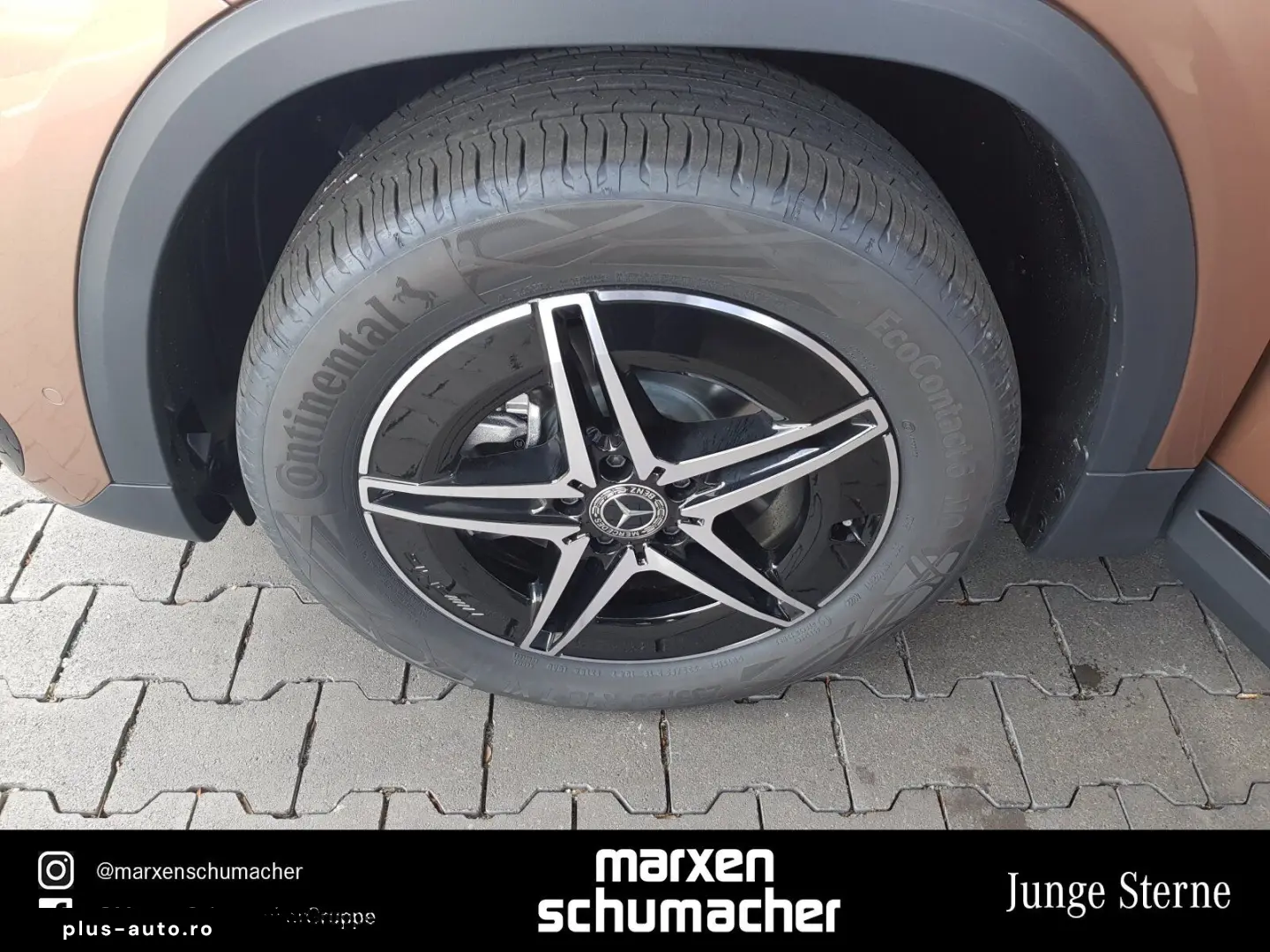 MERCEDES-BENZ EQA 250 AMG Line Pano 360  MBUX LED AHK  Night