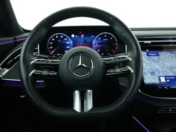 MERCEDES-BENZ E 220 d AMG Advanced LED Night Distronic