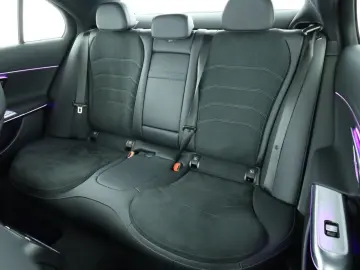 MERCEDES-BENZ E 220 d AMG Advanced LED Night Distronic