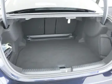 MERCEDES-BENZ E 220 d AMG Advanced LED Night Distronic