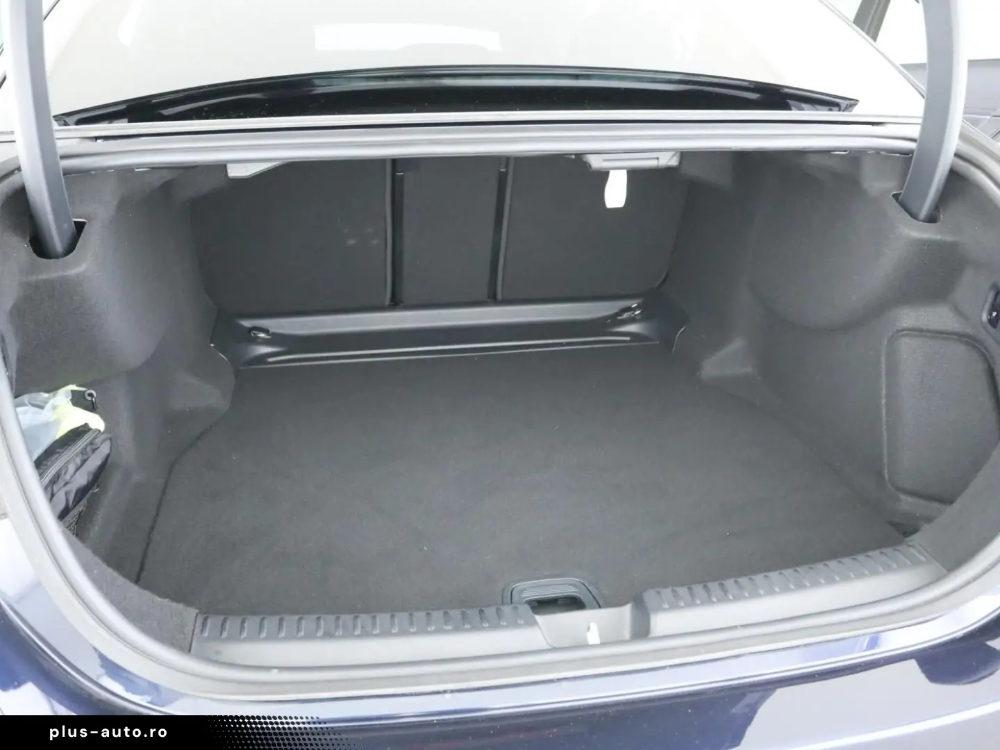 MERCEDES-BENZ E 220 d AMG Advanced LED Night Distronic