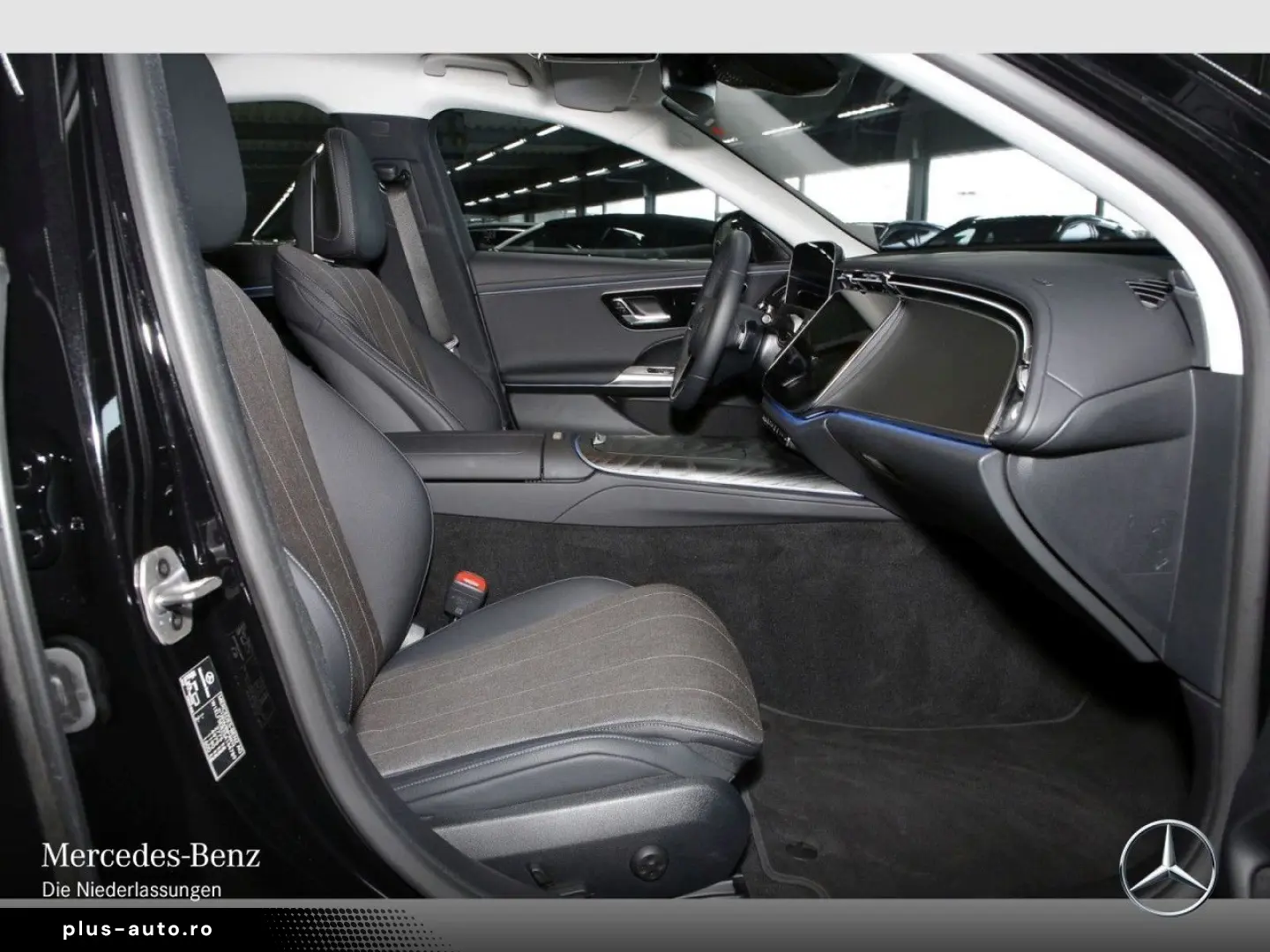 MERCEDES-BENZ E 300 e Avantgarde LED DISTRONIC MBUX