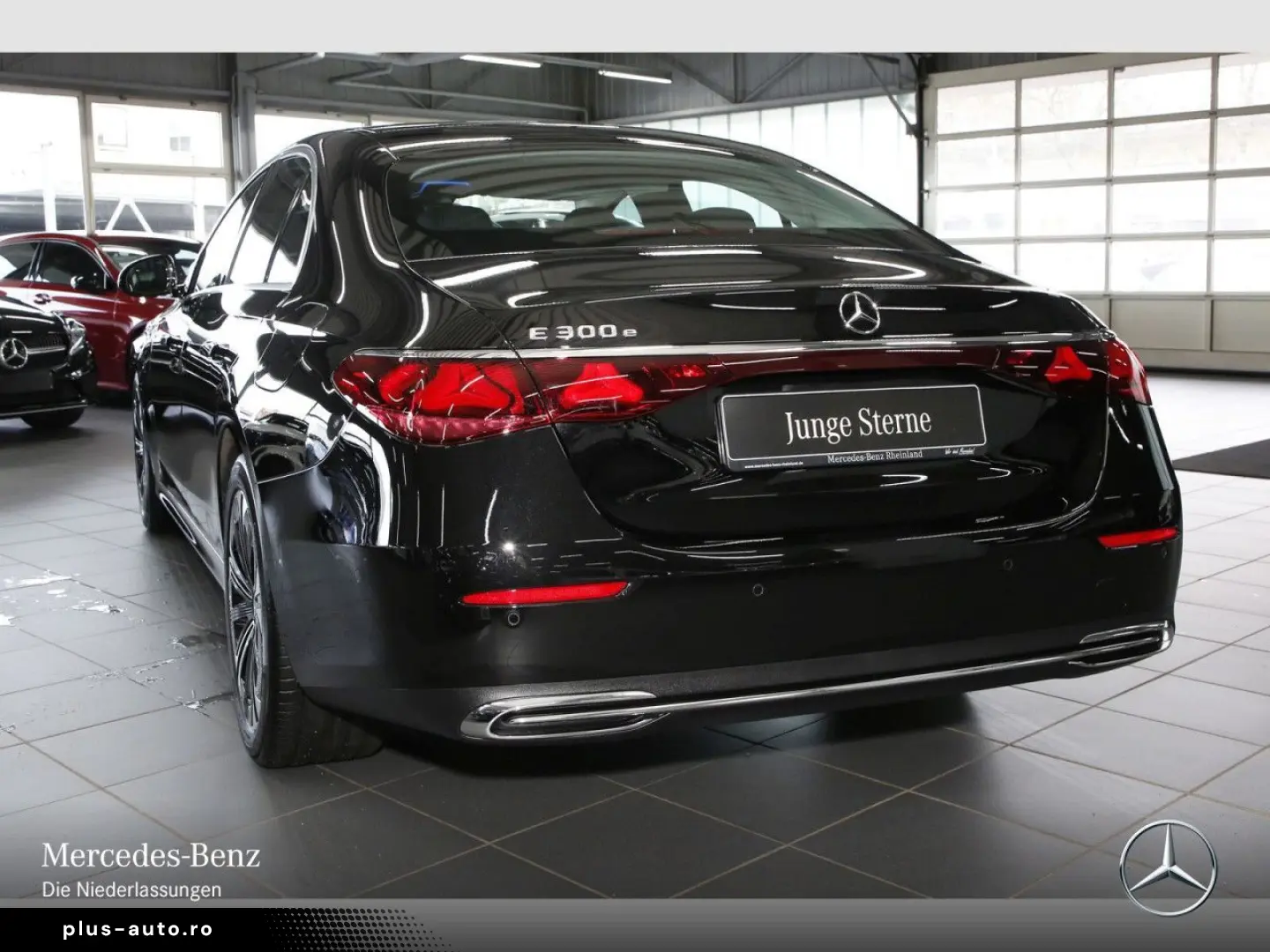 MERCEDES-BENZ E 300 e Avantgarde LED DISTRONIC MBUX