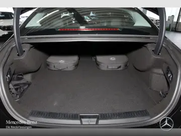 MERCEDES-BENZ E 300 e Avantgarde LED DISTRONIC MBUX