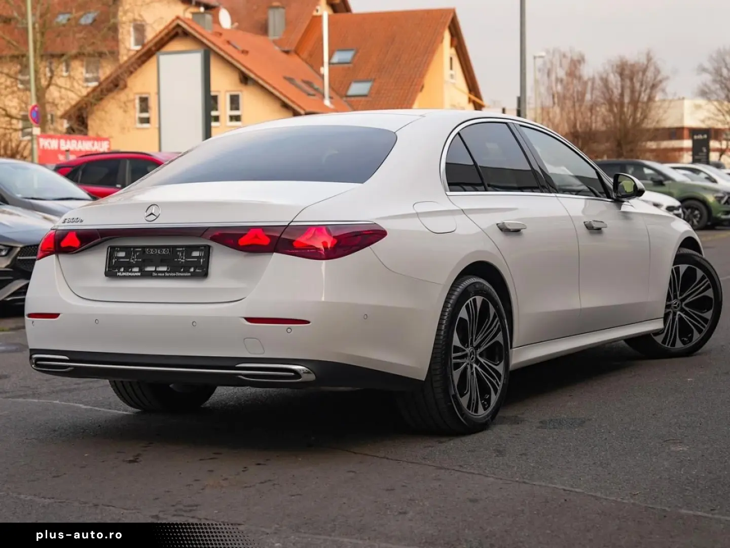 MERCEDES-BENZ E 300 e Avantgarde Superscreen Distronic 360