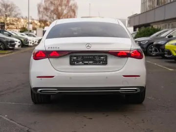 MERCEDES-BENZ E 300 e Avantgarde Superscreen Distronic 360