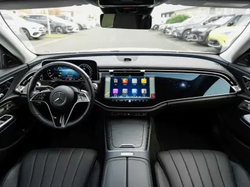MERCEDES-BENZ E 300 e Avantgarde Superscreen Distronic 360