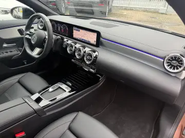 MERCEDES-BENZ CLA 200 AMG ACC PANO HEADUP MEMORY SH