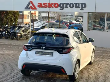 Toyota Yaris 1.5 hybrid 92 CP Eco