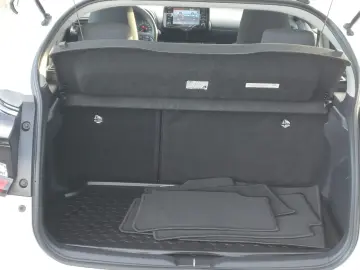 Toyota Yaris 1.5 hybrid 92 CP Eco