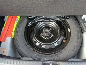 Toyota Yaris 1.5 hybrid 92 CP Eco