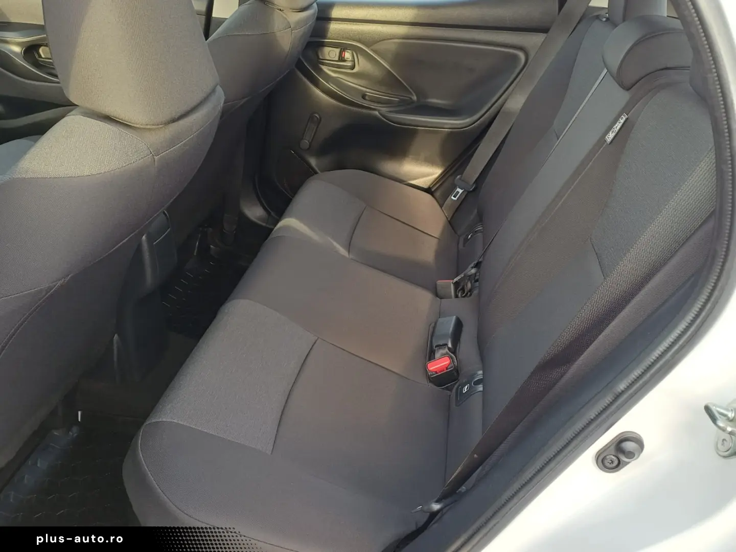 Toyota Yaris 1.5 hybrid 92 CP Eco