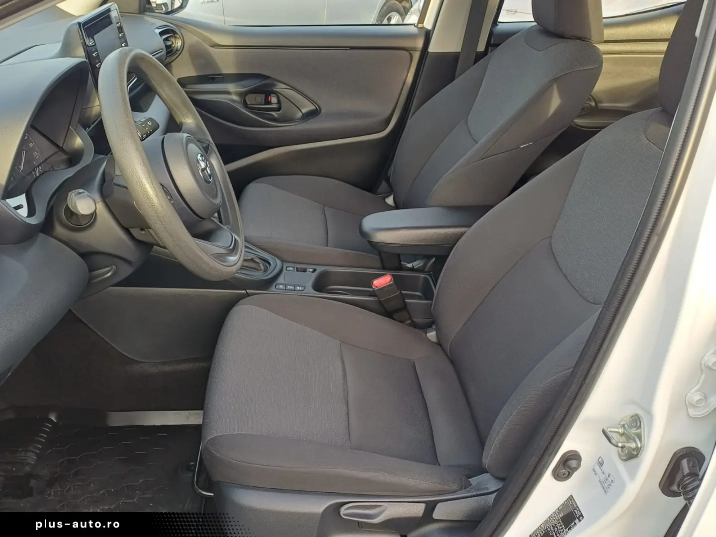 Toyota Yaris 1.5 hybrid 92 CP Eco