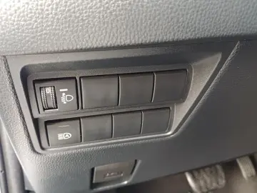 Toyota Yaris 1.5 hybrid 92 CP Eco