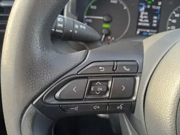 Toyota Yaris 1.5 hybrid 92 CP Eco