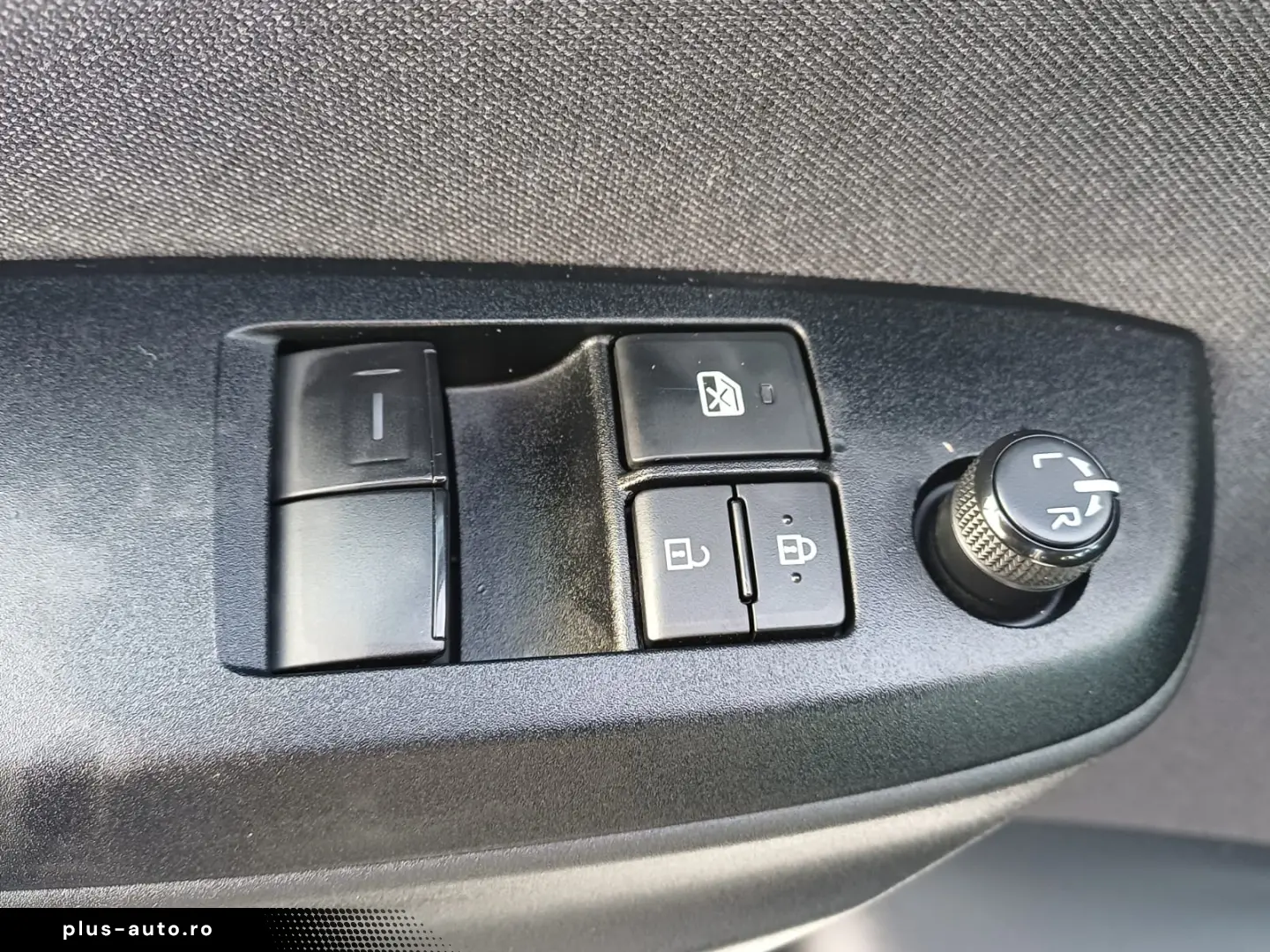 Toyota Yaris 1.5 hybrid 92 CP Eco