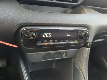 Toyota Yaris 1.5 hybrid 92 CP Eco