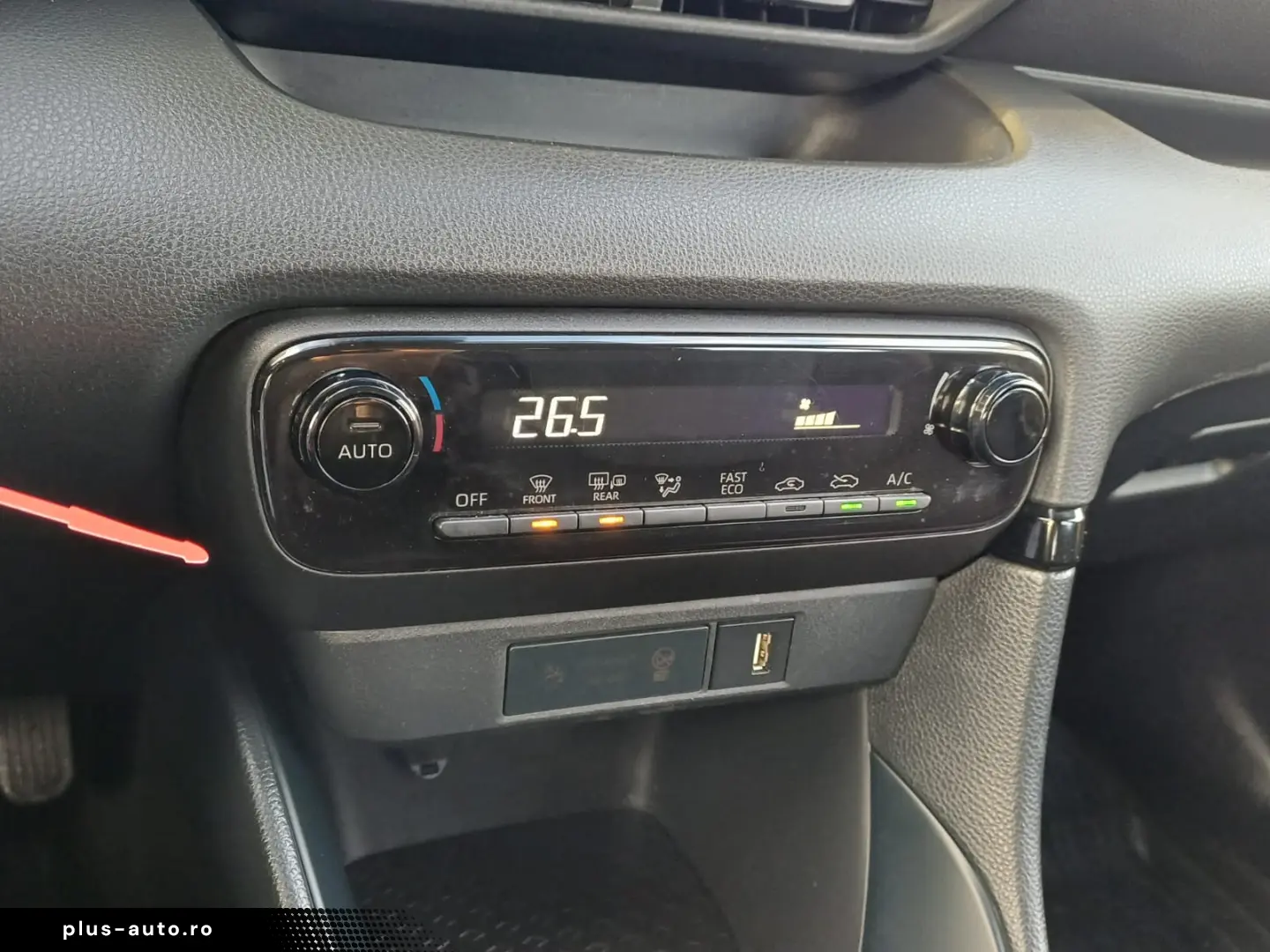 Toyota Yaris 1.5 hybrid 92 CP Eco