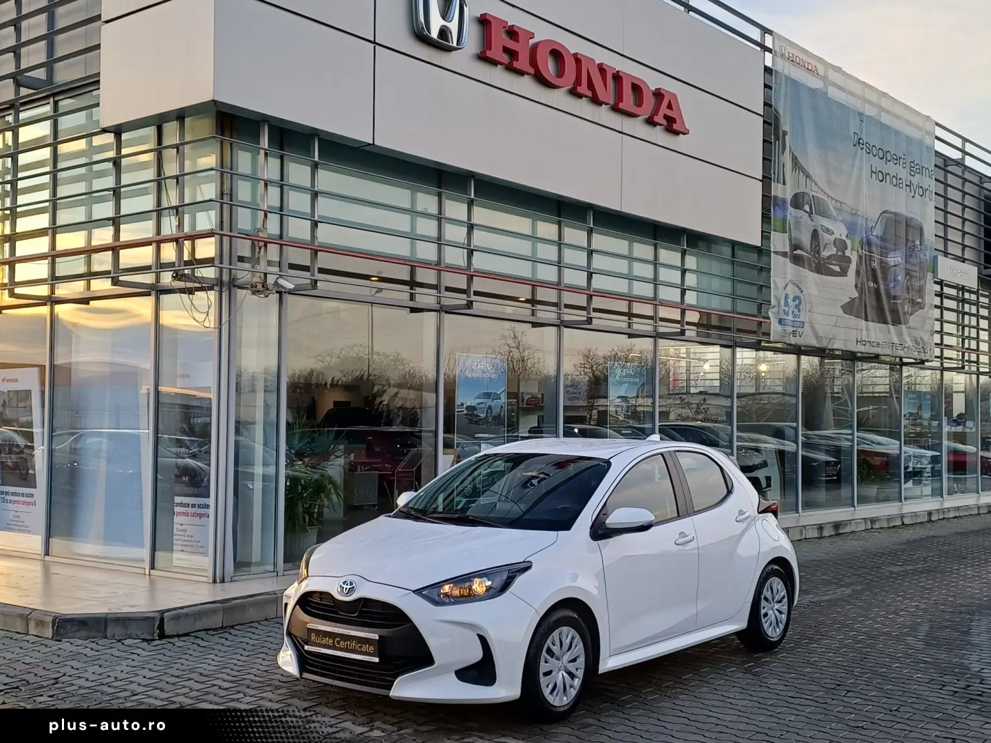 Toyota Yaris 1.5 hybrid 92 CP Eco