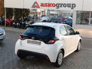 Toyota Yaris 1.5 hybrid 92 CP Eco