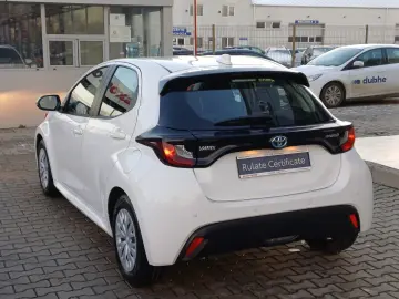 Toyota Yaris 1.5 hybrid 92 CP Eco