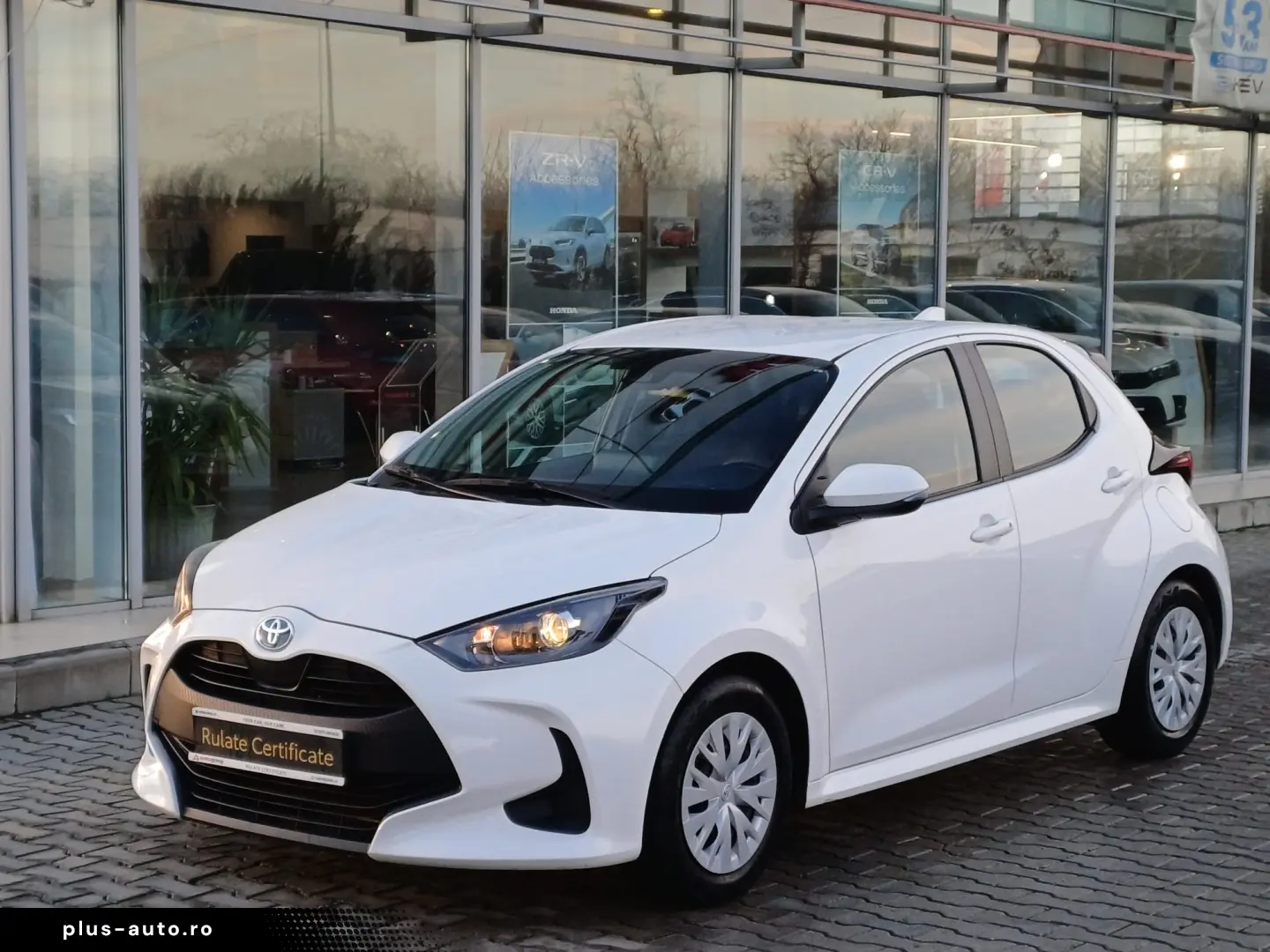 Toyota Yaris 1.5 hybrid 92 CP Eco