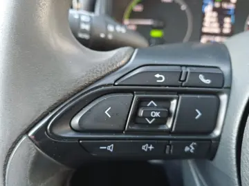 Toyota Yaris 1.5 hybrid 92 CP Eco