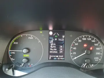 Toyota Yaris 1.5 hybrid 92 CP Eco