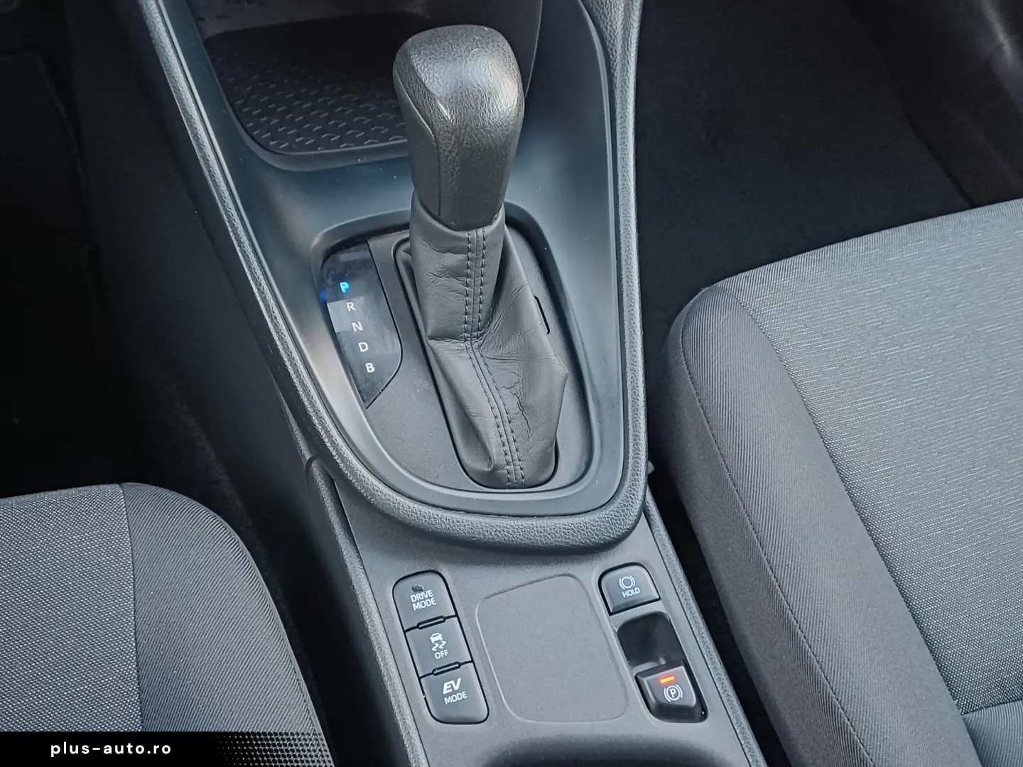 Toyota Yaris 1.5 hybrid 92 CP Eco