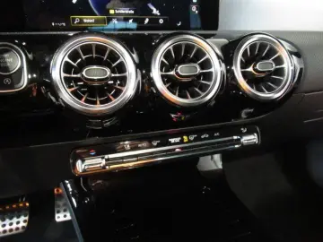 MERCEDES-BENZ CLA 200 Coupé AMG Night Pano MBUX LED &hellip;