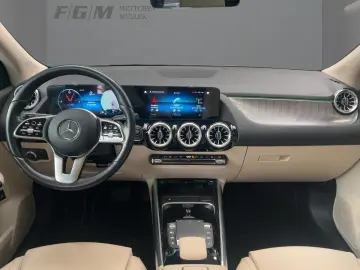 MERCEDES-BENZ GLA 250 e Progressive S-Dach TWA 360 CarPlay