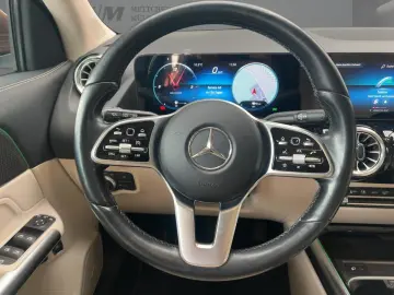 MERCEDES-BENZ GLA 250 e Progressive S-Dach TWA 360 CarPlay