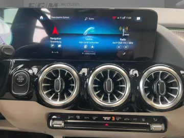 MERCEDES-BENZ GLA 250 e Progressive S-Dach TWA 360 CarPlay