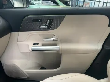 MERCEDES-BENZ GLA 250 e Progressive S-Dach TWA 360 CarPlay