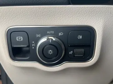 MERCEDES-BENZ GLA 250 e Progressive S-Dach TWA 360 CarPlay