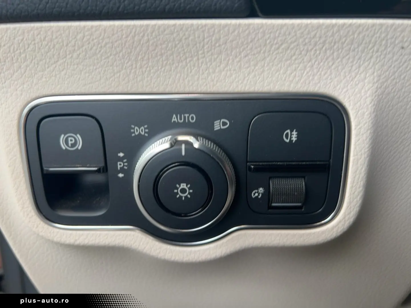 MERCEDES-BENZ GLA 250 e Progressive S-Dach TWA 360 CarPlay