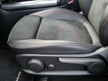 MERCEDES-BENZ GLA 250 e AMG MBEAM AMBIENTE MBUX SHZ DISTR