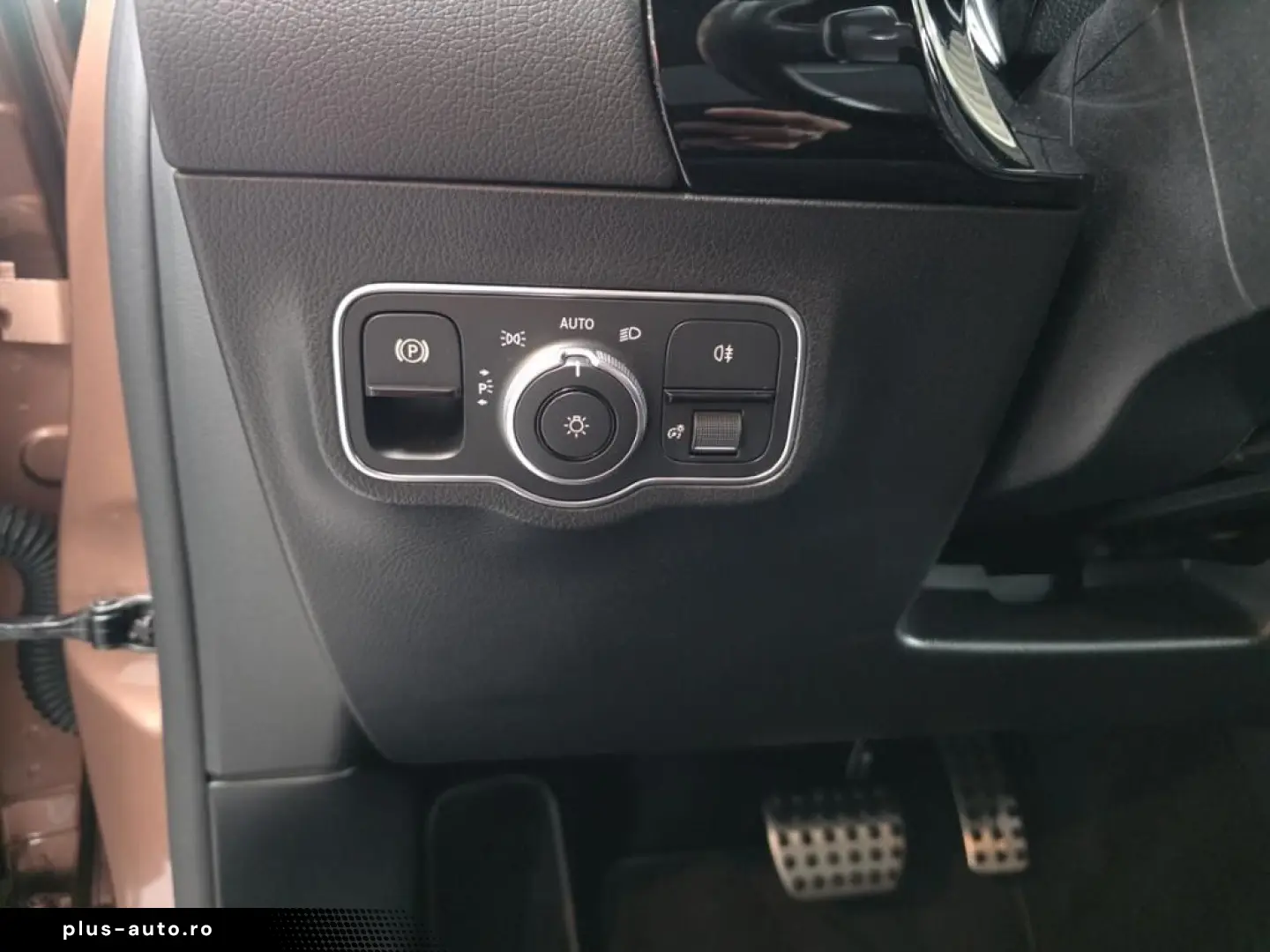 MERCEDES-BENZ GLA 250 e AMG MBEAM AMBIENTE MBUX SHZ DISTR