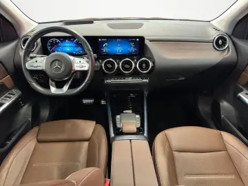 MERCEDES-BENZ GLA 250 e AMG HUD PANO 360  KAMERA DIS&hellip;