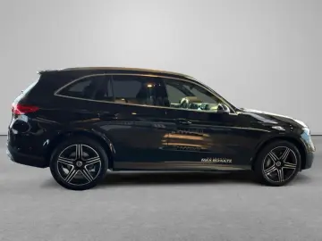 MERCEDES-BENZ GLC 220 d 4M AMG Pano-Dach Sound PDC 360  AHK