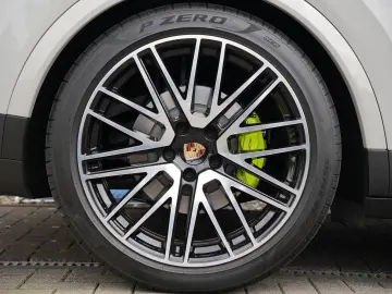 PORSCHE E-Hybrid Coupé INNODRIVE-PANO-SPORTABGAS-22TURBO