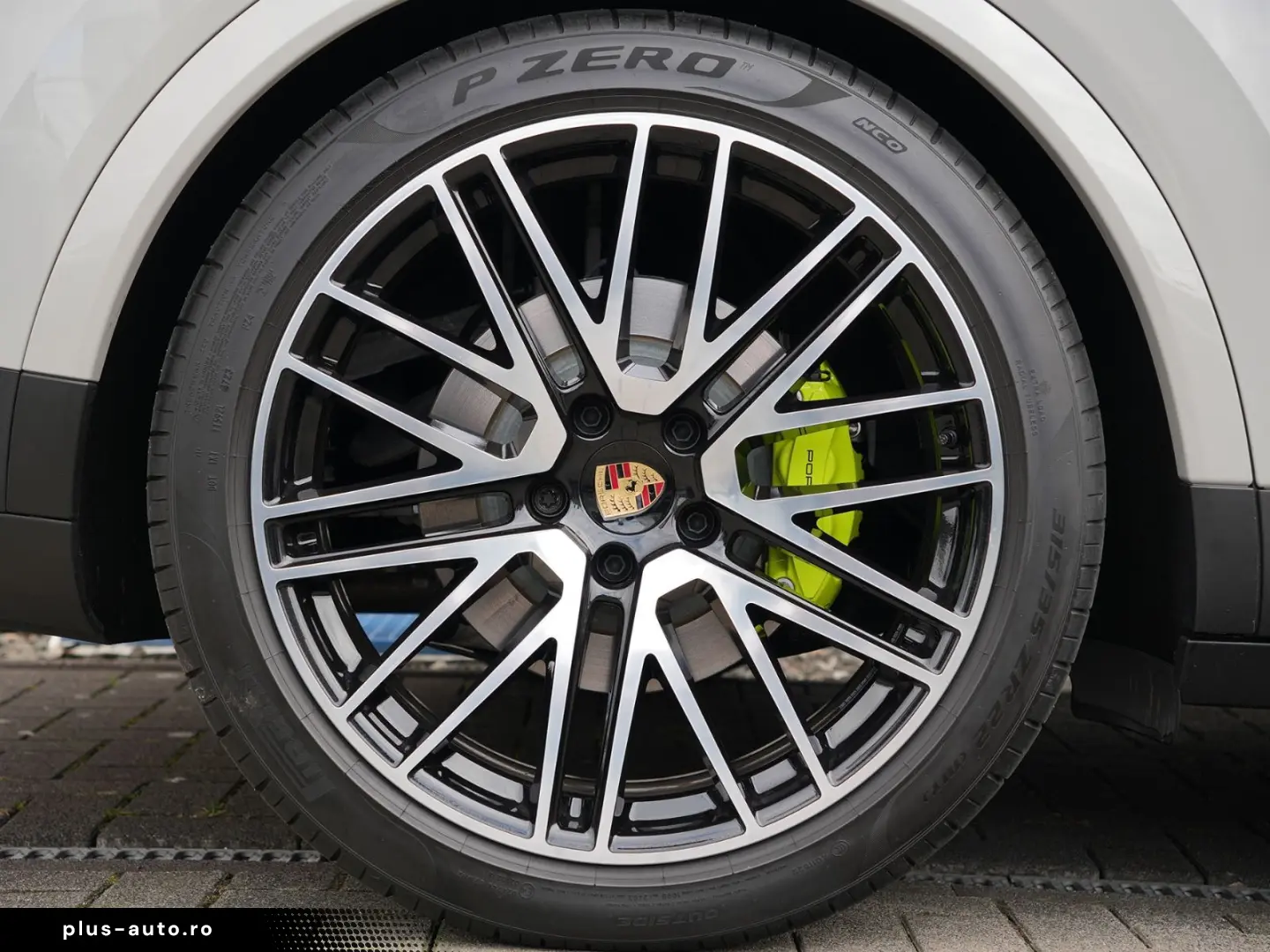 PORSCHE E-Hybrid Coupé INNODRIVE-PANO-SPORTABGAS-22TURBO