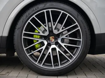 PORSCHE E-Hybrid Coupé INNODRIVE-PANO-SPORTABGAS-22TURBO