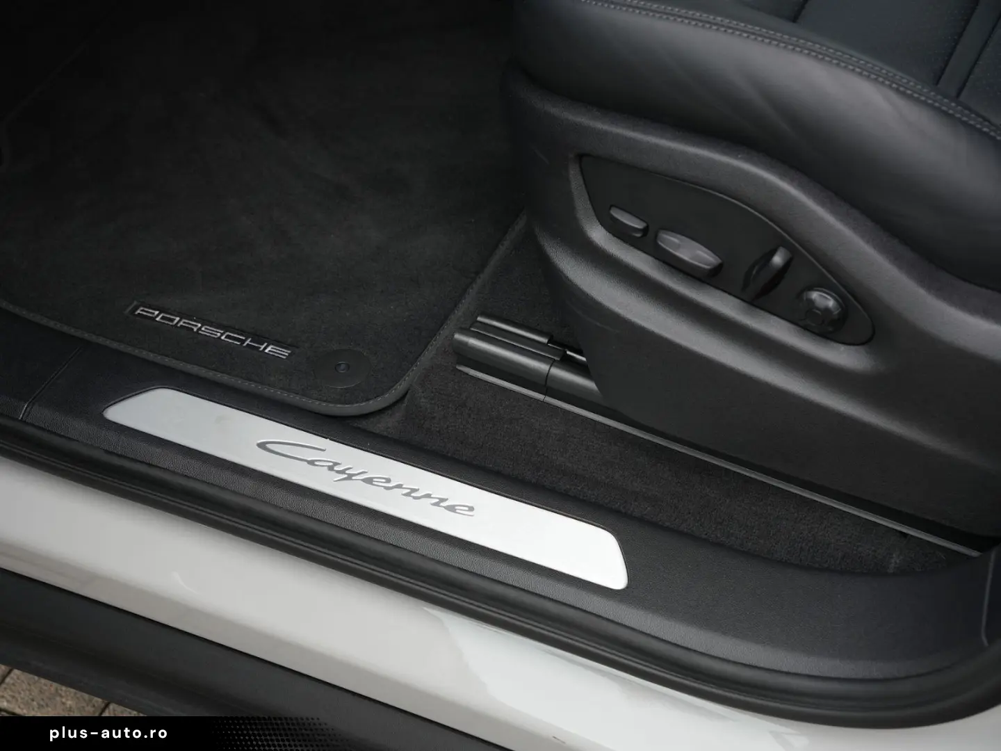 PORSCHE E-Hybrid Coupé INNODRIVE-PANO-SPORTABGAS-22TURBO